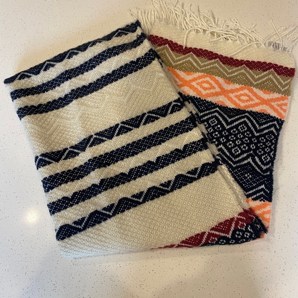 Abercrombie Scarf - Picture 1 of 2